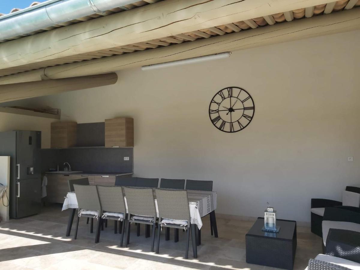 Studio Au Calme Avec Piscine Et Toutes Les Commodites Necessaires Le Thor Εξωτερικό φωτογραφία