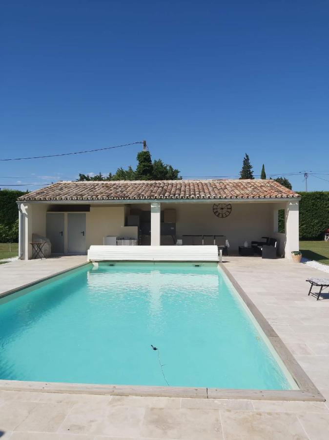 Studio Au Calme Avec Piscine Et Toutes Les Commodites Necessaires Le Thor Εξωτερικό φωτογραφία