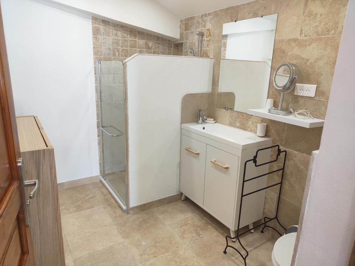 Studio Au Calme Avec Piscine Et Toutes Les Commodites Necessaires Le Thor Εξωτερικό φωτογραφία